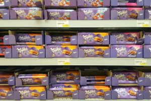 Apšvarino vidury dienos – vagis išsigabeno 20 tonų šokolado