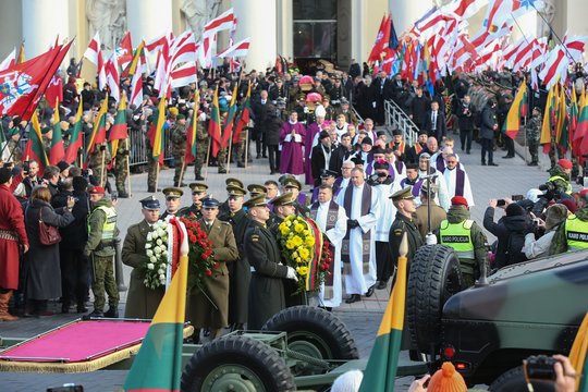 Vilniuje – XIX amžiaus sukilimo vadų laidotuvių ceremoniją.<br>R.Danisevičiaus nuotr.