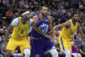 Dėl įtartino paketo evakuota arena, kur vyko „Jazz“ ir „Warriors“ rungtynės 