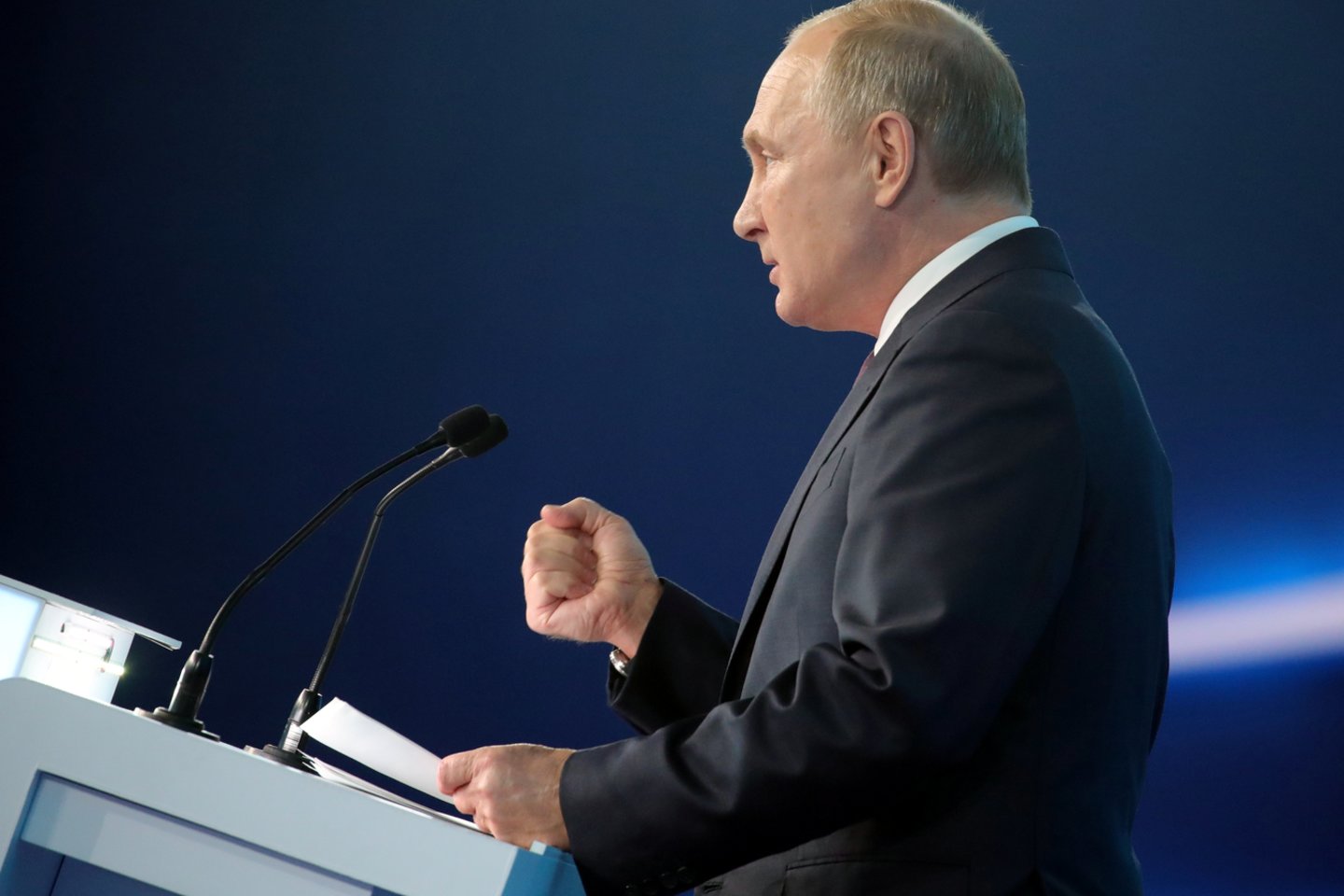  ​Rusijos prezidentas Vladimiras Putinas šeštadienį paragino jį remiančią valdančiąją partiją „Vieningoji Rusija“ rodyti iniciatyvą, o ne laukti jo nurodymų, šiam ilgai politikoje dominavusiam judėjimui prarandant populiarumą.<br>Reuters/Scanpix nuotr.