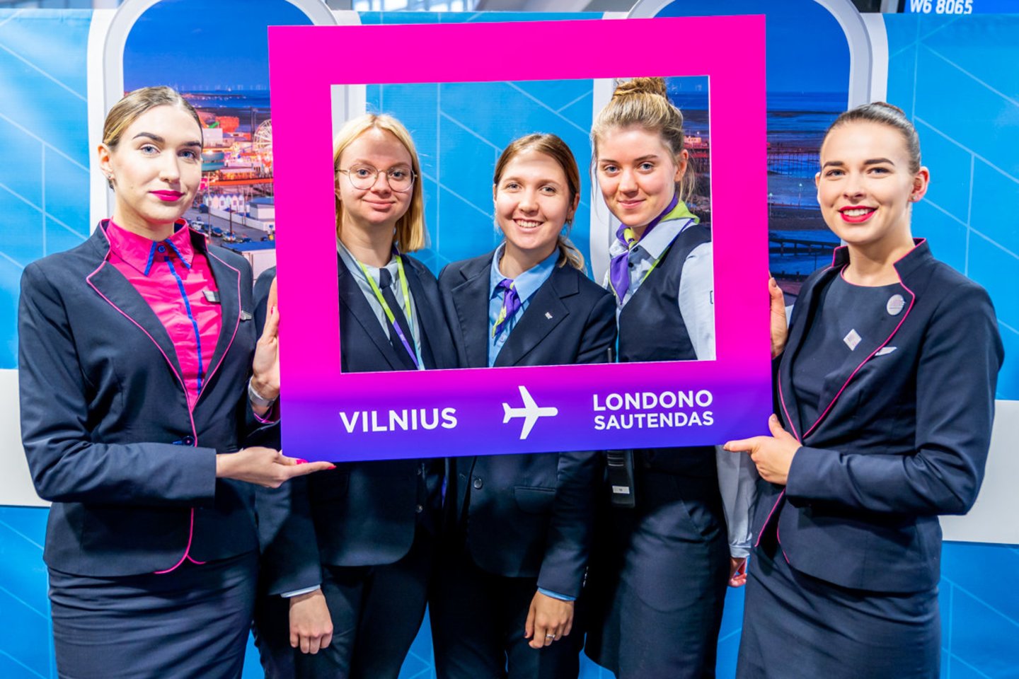  Šį šeštadienį skrydžių bendrovė pradėjo skrydžius nauja kryptimi iš Vilniaus į Londono Sautendo oro uostą. <br> Bendrovės nuotr.