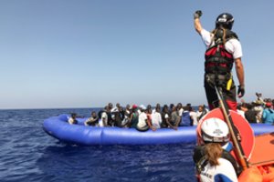 Prie Italijos krantų rasti septynių iš apvirtusios valties iškritusių migrantų kūnai