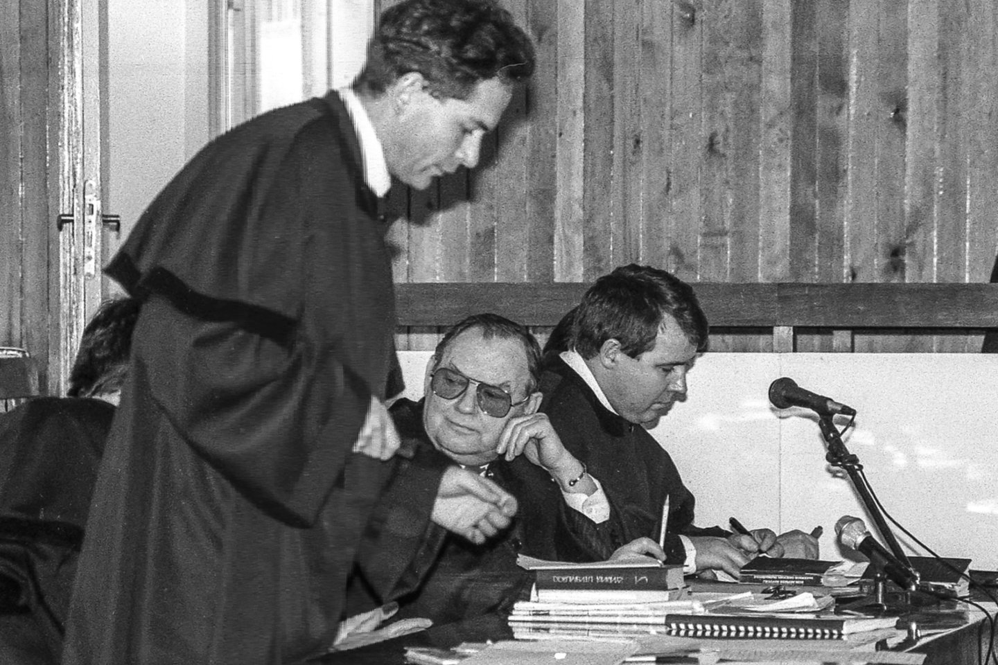  B.Dekanidzės ir jo gaujos narių teismas dėl žurnalisto V.Lingio nužudymo. 1994-ieji.<br> V.Ščiavinsko nuotr. iš archyvo