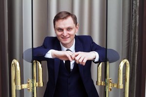 L. Mikalauskas scenoje patyrė gėdą: „Nuo to laiko visada pasitikrinu, ar užtrauktukas užtrauktas“