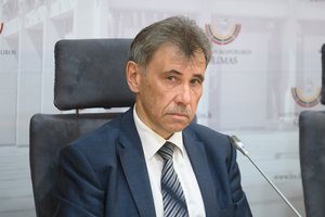 Z. Jedinskis sureagavo į kaltinimus sūnui sukėlus avariją ir pabėgus: tik prisilietė prie sienos