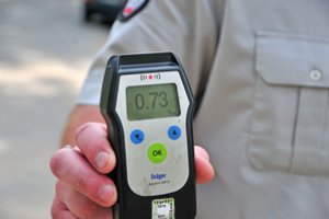 Už girtumą bausti vairuotojai teises atgaus greičiau, bet tai brangiai kainuos