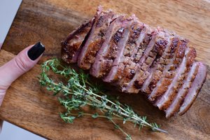 Keptuvėje kepta anties krūtinėlė: receptas, kuris niekada nenuvilia