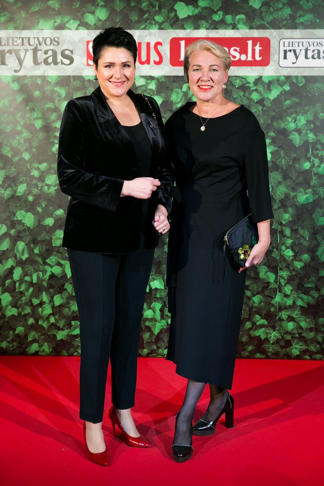 Lietuvos tautinio olimpinio komiteto prezidentė Daina Gudzinevičiūtė (kairėje) ir Lina Minderienė.<br> T.Bauro nuotr.