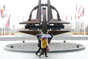 Vis gilėjantys nesutarimai NATO viduje smūgį sudavė ir lietuviams