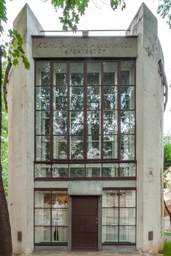 Konstantino Melnikovo namas yra ikoniškas 1920-ųjų Rusijos avangardo architektūros simbolis.<br>Denis Esakov / archdaily.com nuotr.