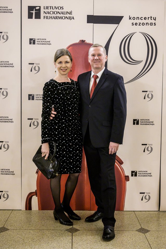  M.Rubackytės bendražygė Nacionalinės filharmonijos vadovė R.Prusevičienė su vyru Justinu.<br> D.Matvejevo nuotr.