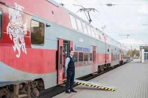 Neįgaliesiems kelionių traukiniais dar teks palaukti – neskubama jų pritaikyti  