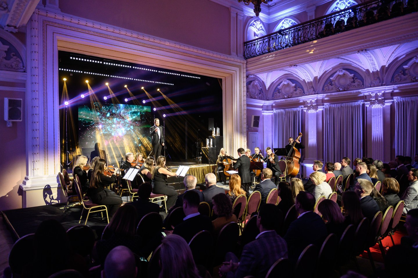 .„Verslo geno“ renginyje koncertavo Modesto Barkausko diriguojamas šv. Kristoforo orkestras.<br> V.Skaraičio nuotr.