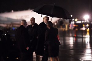 Afganistane viešėjęs D. Trumpas: derybos su Talibanu vėl atnaujintos