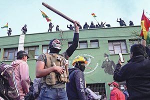 Išpampęs pykčio pūlinys sproginėja: demokratija tapo tik godžių politikų kauke