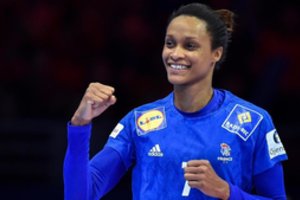 Pasaulio rankinio čempionatas prasidėjo titulą ginančių prancūzių nesėkme ir slovėnių staigmena