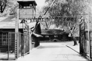 Unikalūs prisiminimai apie Aušvicą – himnas aistrai gyventi