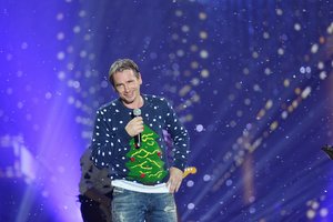 Marijonas Mikutavičius pristato kalėdinę dainą ir jaukų vaizdo klipą