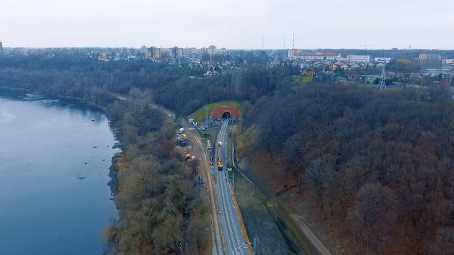 Tarp Vilniaus ir Kauno traukiniais važinėjančių keleivių vargai baigėsi