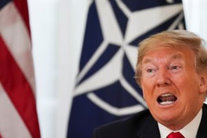 D. Trumpas svarsto prekybos sutartį su Kinija pasirašyti tik po 2020 m. rinkimų
