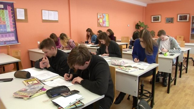 Lietuvos vaikai labiau motyvuoti, tačiau praraja tarp miesto ir kaimo mokyklų lieka