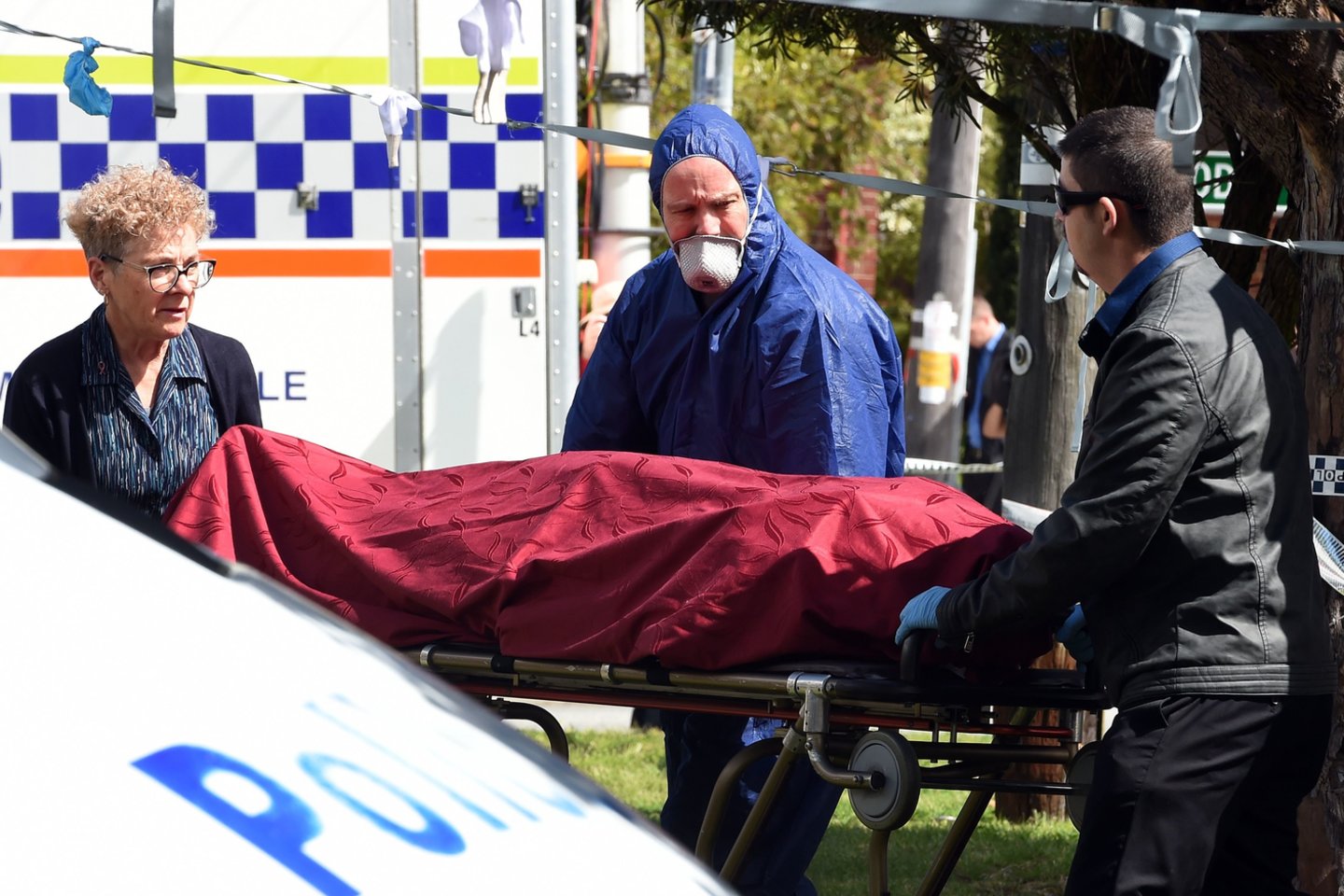  Sausringuose Australijos tyruose šalies centrinėje dalyje, kur buvo ieškoma prieš daugiau kaip dvi savaites dingusios moters, surasti žmogaus palaikai, trečiadienį paskelbė policija.<br>AFP/Scanpix nuotr.