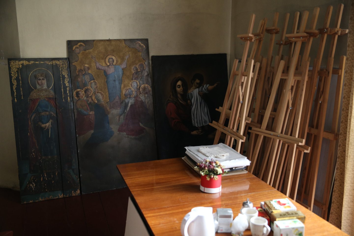  Katedroje vyksta ir pasauliečiams skirti ikonų tapybos kursai.<br> R.Danisevičiaus nuotr.