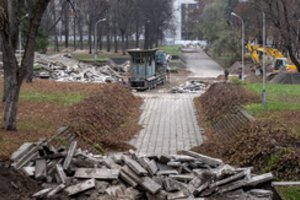 Į Reformatų sodą grįžta darbininkai – tęs atnaujinimo darbus