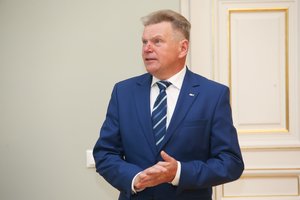 V. Tomaševskis kalba už ministrą: jis nepritars geležinkelio elektrifikavimo sutarčiai