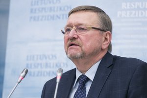 „Socialdarbiečiai“ į Konstitucinio Teismo teisėjus siūlo J. Bernatonį