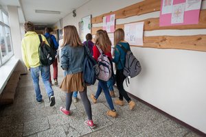 Lietuvos tragedija: pervargę ir nenorintys mokytis vaikai tampa mokyklų įkaitais