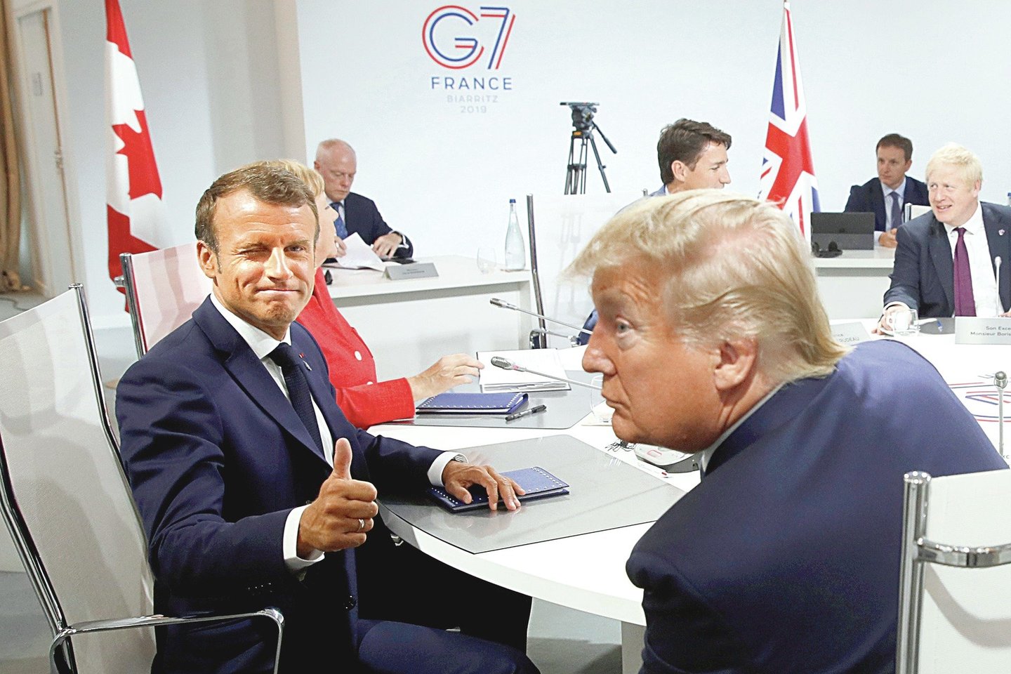 E.Macronas bičiuliaujasi su D.Trumpu, tačiau kartais lyderiams rasti bendrą kalbą sudėtinga.<br>„Reuters“/„Scanpix“ nuotr.