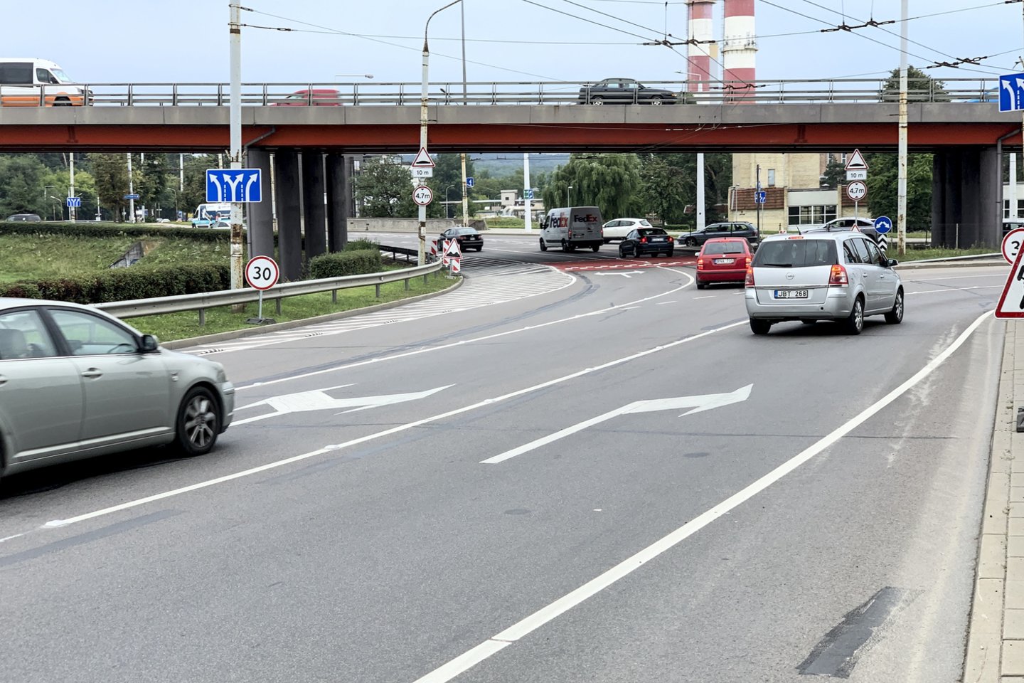  Vilniaus vairuotojų kantrybė išseko: reikalauja atšaukti nesuprantamus eismo pakeitimus.<br> V.Ščiavinsko nuotr.