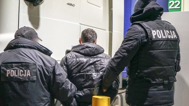 Lenkijos policija smogė lietuvių gaujai, visoje Europoje vogusiai vilkikus