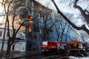 Gaisro Odesos kolegijoje aukų skaičius padaugėjo iki 12