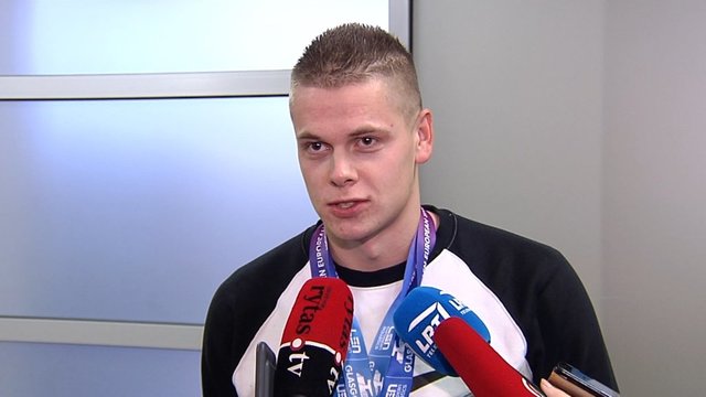 Plaukikas Danas Rapšys į Lietuvą grįžo su dviem aukso medaliais