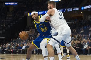 Jonas Valančiūnas pateikė smagią staigmeną – prabilo tritaškiais