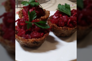 Duonos krepšeliai: paprasta ir puošni užkandėlė 