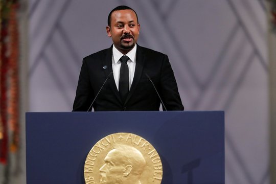 Nobelio taikos premiją atsiėmęs A. Ahmedas padėkojo buvusiems priešams