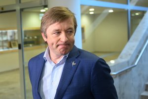 R. Karbauskis ramina aistras: S. Skvernelis su G. Nausėda kalbasi telefonu