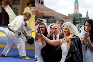 Kaip Rusija išgalvojo Rusiją: V. Putinas atliko superherojaus vaidmenį specialiųjų efektų dramoje