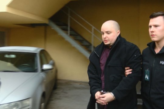 Kauno progimnazijos kieme lakstęs nuogalius suimtas trims mėnesiams 