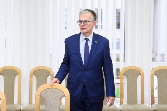 Seimo opozicija prašo G. Nausėdos vetuoti rinkimų slenkstį mažinančias įstatymo pataisas