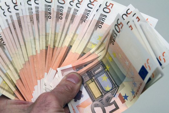 Nuo kitų metų didžiausias pajamas gaunantiems dirbantiems žmonėms – didesni mokesčiai