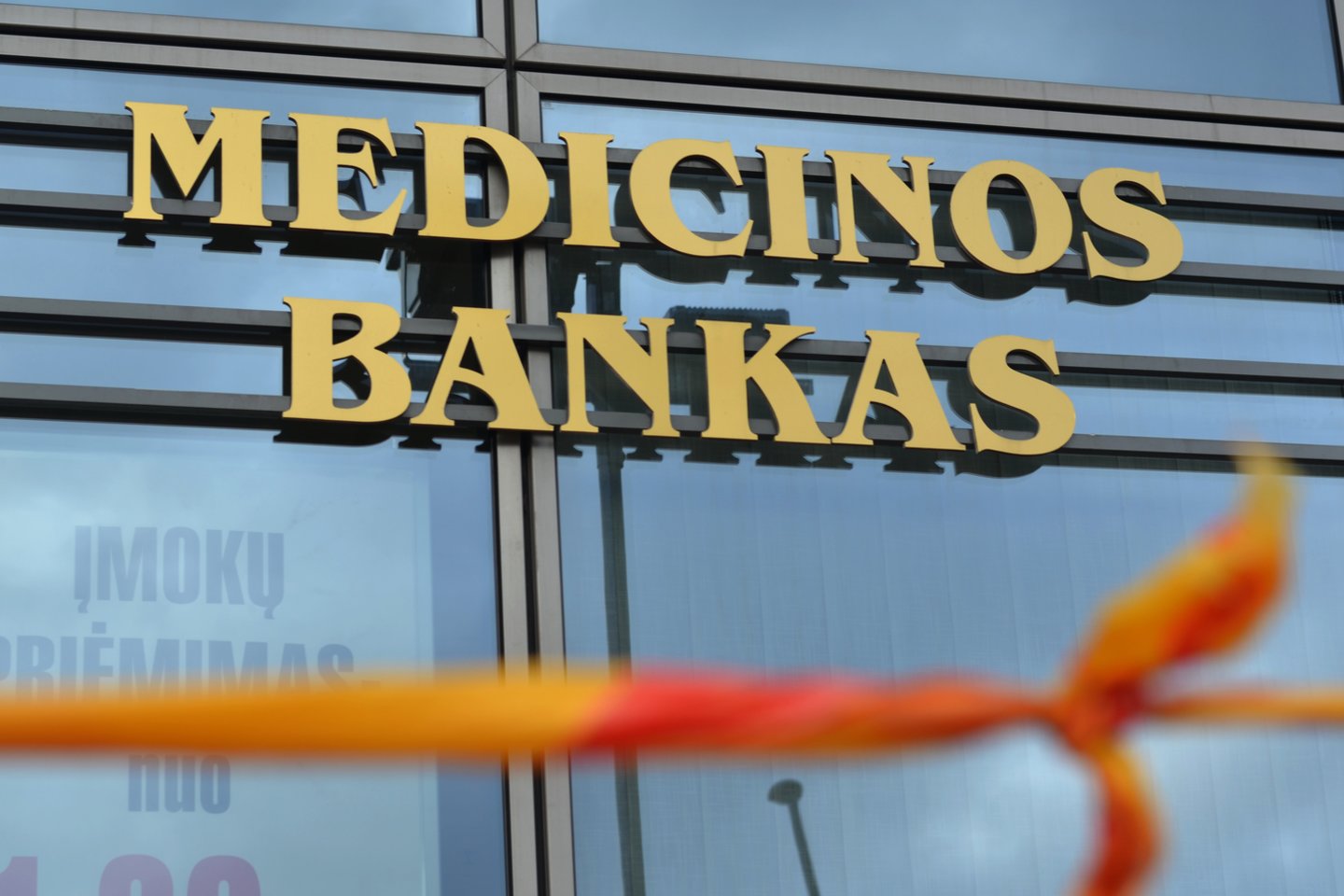 Skolų valdymo bendrovė „Easy Debt Service“ (EDS) už neskelbiamą sumą įsigijo reikalavimo teises į Medicinos banko neveiksnių paskolų portfelį.