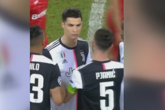 Užfiksuotas C. Ronaldo įniršis – žvaigždę supykdė sirgalius 