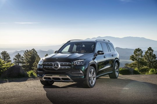 Į Lietuvą atvyko visureigių komforto etalonas „Mercedes-Benz GLS“