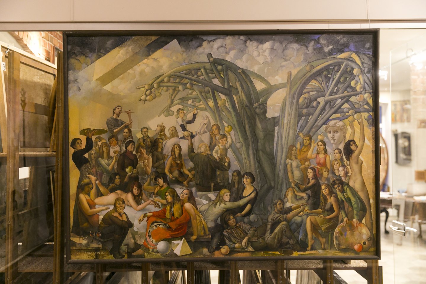 Net 15 tūkstančių eurų už paveikslą užsiprašė Rygoje gyvenantis dailininkas Karlas Dobrajis, kuriam pozavo visi jo mokiniai.<br> T.Bauro nuotr. 