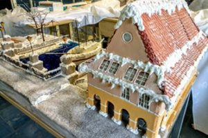 Būsimųjų konditerių dovana Klaipėdai – neįprastas kalėdinis miestelis iš 100 kg tešlos