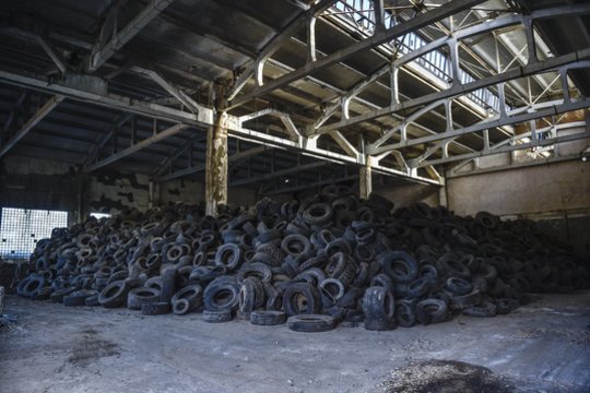 Dėl gaisro Alytuje – įtarimai „Ekologistikos“ įmonės direktoriui